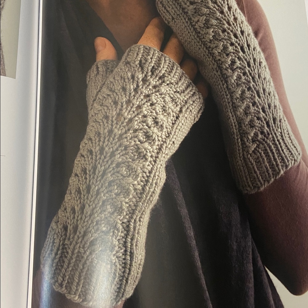 BOOK: KNIT COZY STASH BUSTING BOOK J.Lucas EUC soft-back - Picture 9 of 16